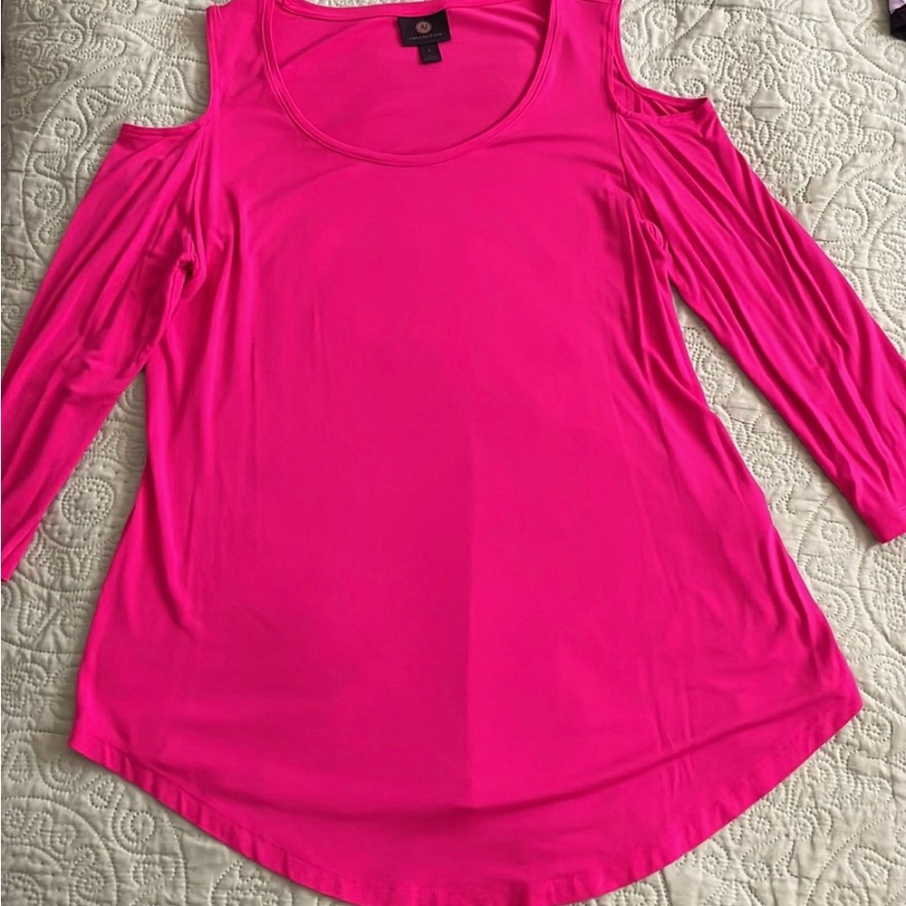 Long sleeves, cold shoulder